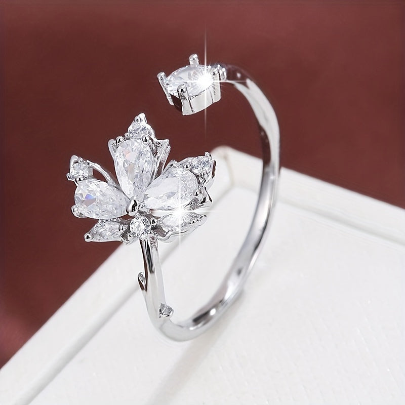 Diseño de hoja de arce elegante anillo para mujeres, cobre con chapado, con circonita cúbica sintética, versátil para uso diario y celebraciones festivas