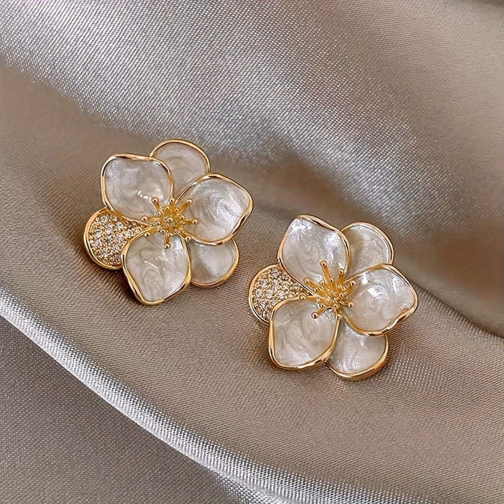 Sweet Flower – Elegant Stud Earrings